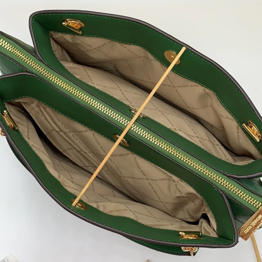 MICHAEL KORS
Whitney Medium Chain Shoulder Quilted Tote Bag Fern Green color - Picture 12 of 16